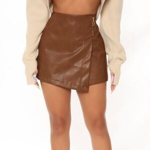NEW WOMEN’S TRENDY BROWN FAUX LEATHER ZIPPER ACCENTED SKORT